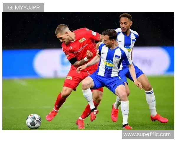 法兰克福主场迎战柏林赫塔双方争夺宝贵积分的精彩对决 法兰克福主场迎战柏林赫塔双方争夺宝贵积分的精彩对决